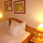 Hotel Mueritzgarten Garni 3*