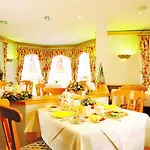 Mueritzgarten Garni Hotel