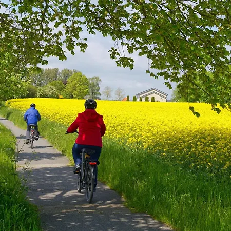 Mueritzgarten Garni 3* Robel
