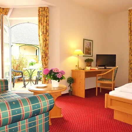 Müritzgarten Garni Hotel Röbel