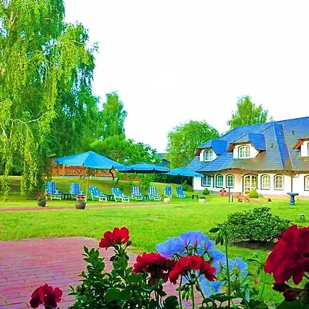 Отель Mueritzgarten Garni 3*