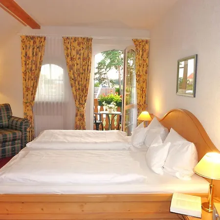 Hotel Müritzgarten Garni 3*