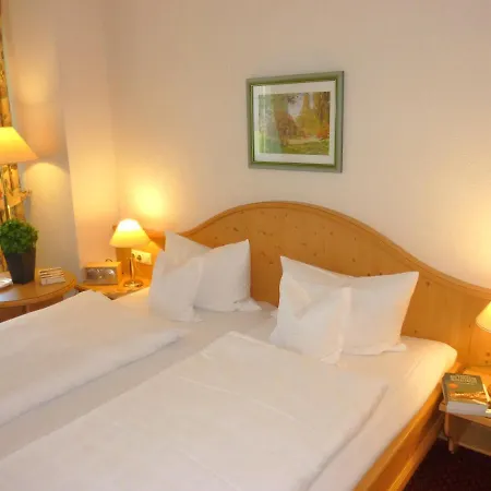 Hotel Müritzgarten Garni 3*